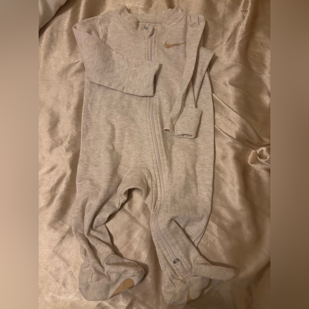 Nike Cream Baby Sleep and Play